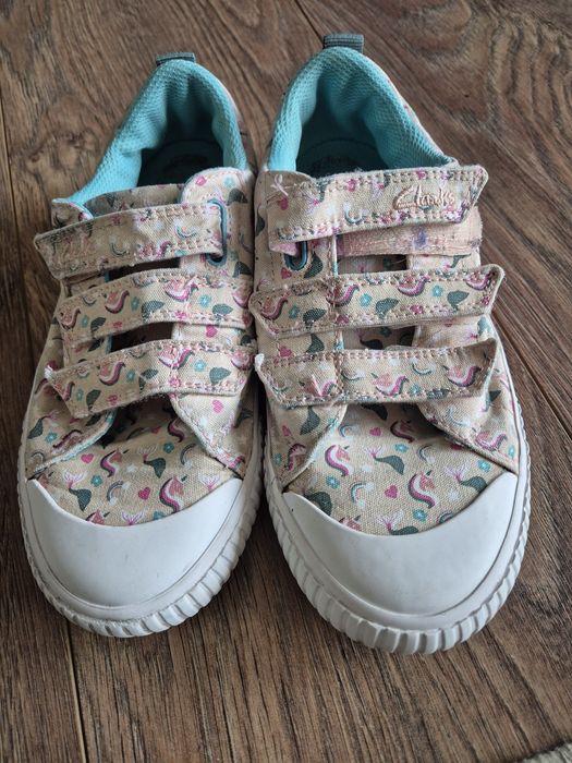 Кецове ,Clarks .