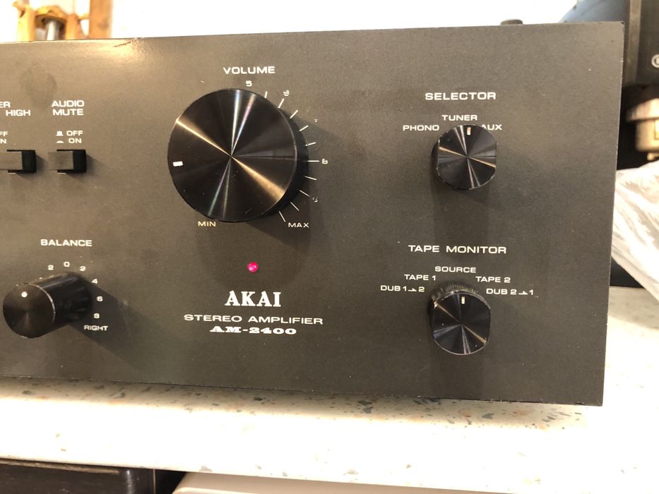 Akai AM-2400 Стерео