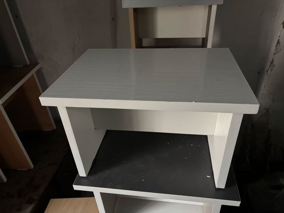 Табуреткалар бар үлкен,кішкентай