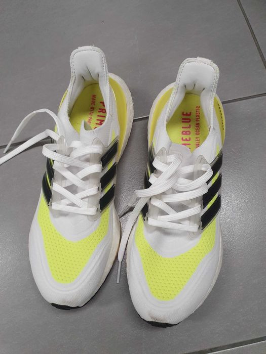 Vand adidas  ultra boost  marime 41   1/2 in stare excepțional