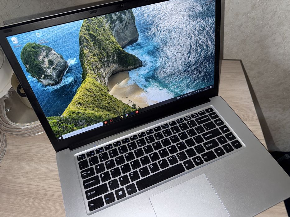 Продается ноутбук в хорошем состояний