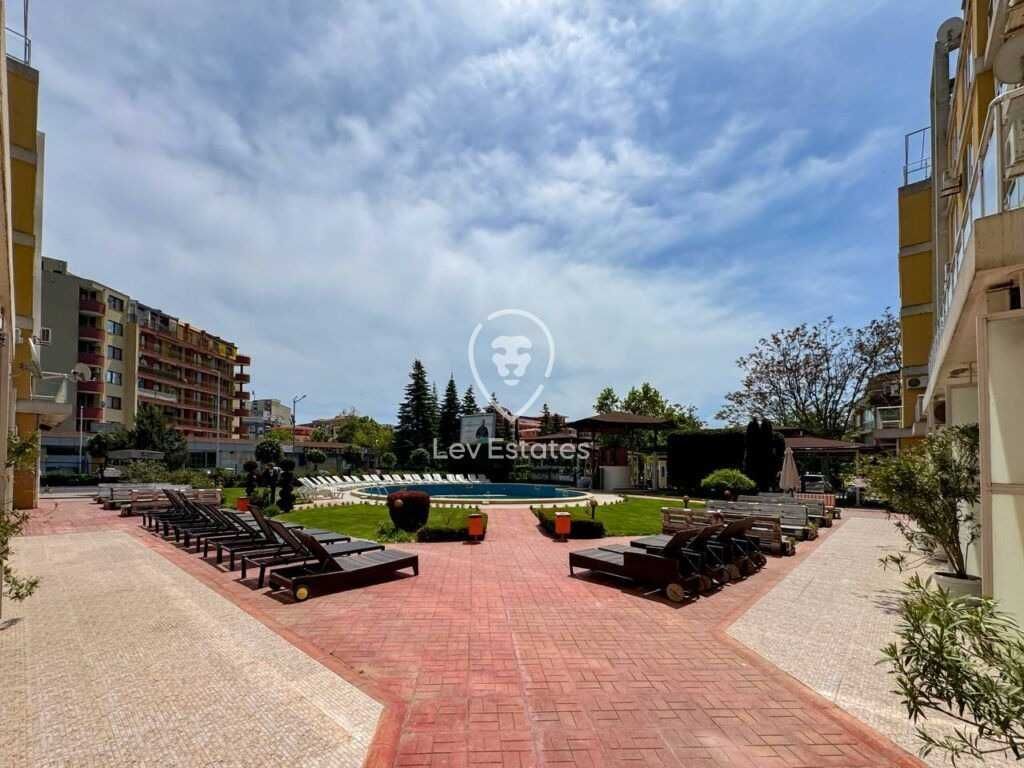 Уютен двустаен апартамент в комплекс Flores Park, Слънчев бряг