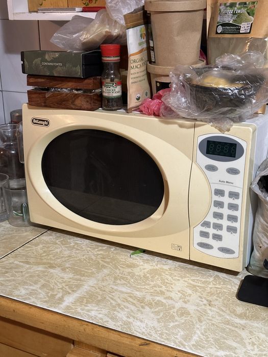 Микроволновка Delonghi