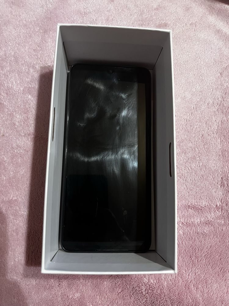 Huawei Nova Y90 sub 2 ani de folosire