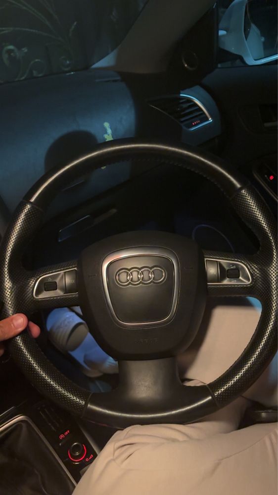 Vănd volan Audi 800 lei