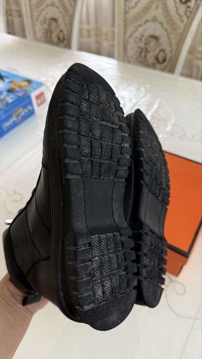 Зимние ботинки  (экокожа) в отличном состоянии, 38 размер.