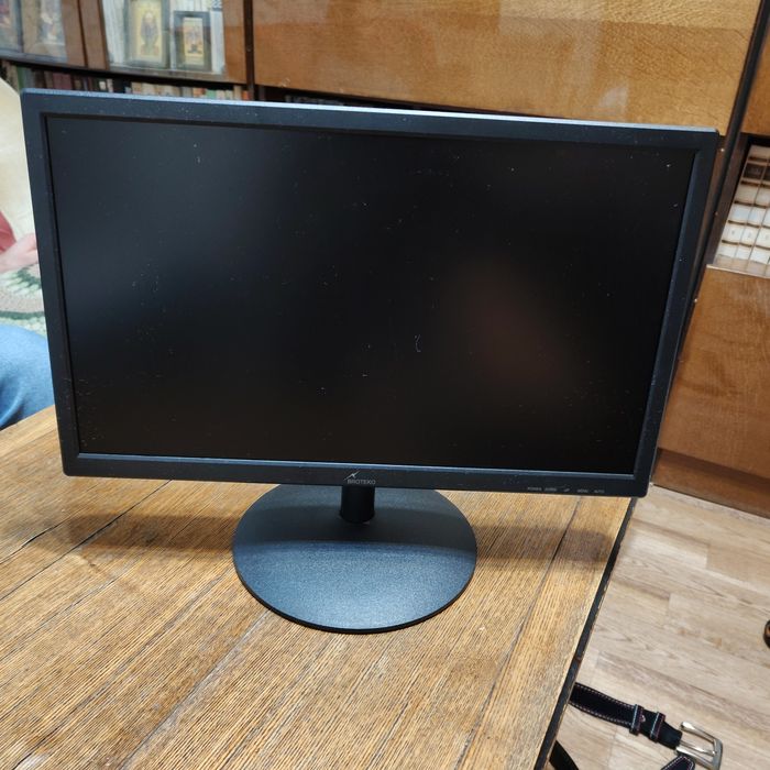 Мониторы LG, Samsung, Brateco, Benq