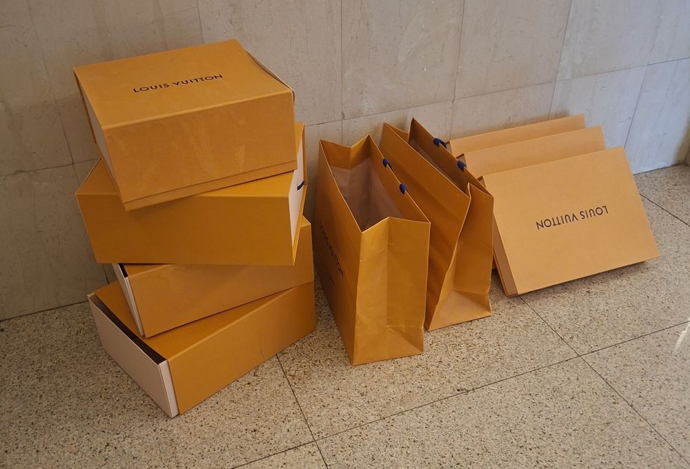 Cuti Louis vuitton 7 cuti + 2 pungi toate la 350lei