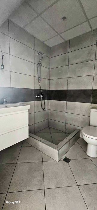 Тристаен в блок ново строителство, Стадиона