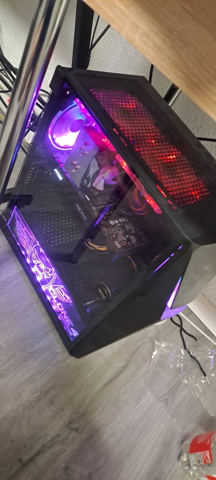 Vând PC Gaming complet