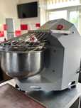 Mixer profesional pentru aluat – de vânzare