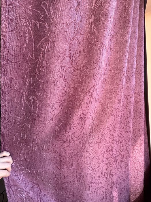 Завеса. Ширина 1,9 см
Височина 2,60 см