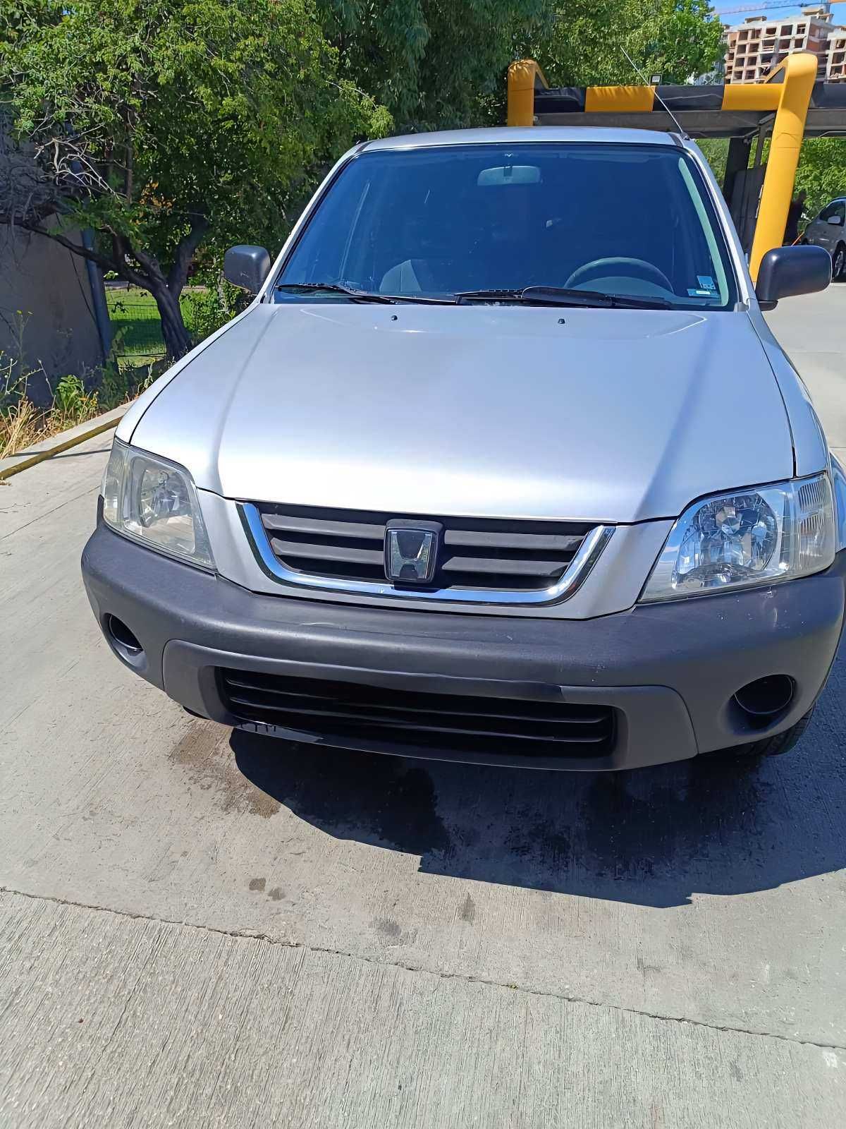 Автомобил HONDA CR-V, 147 к.с. 2000 г. цвят сив- от собственик