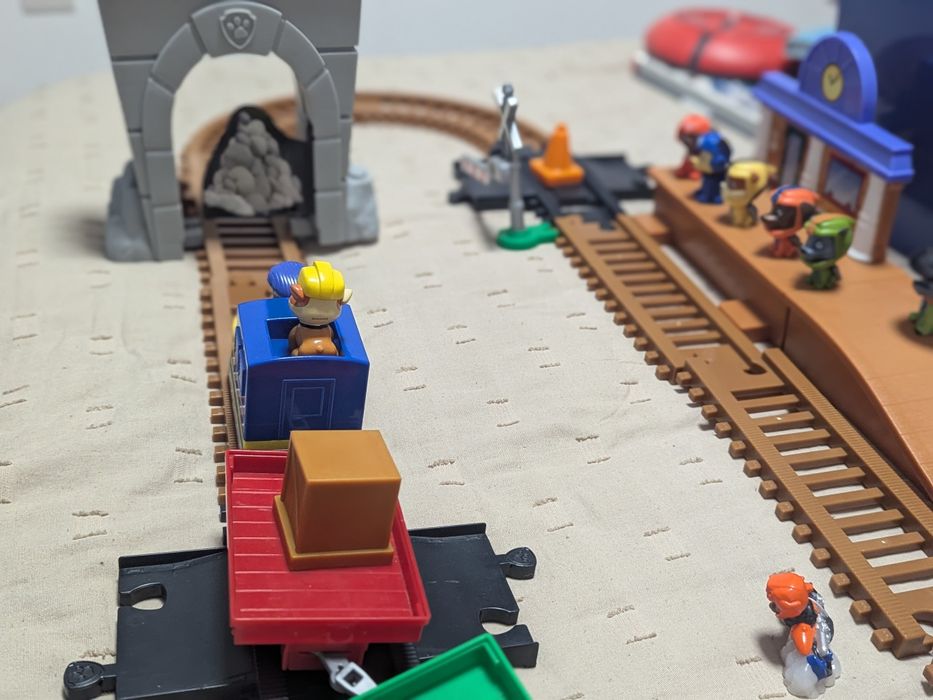 Голяма колекция Пес Патрул влак, кученца и играчки