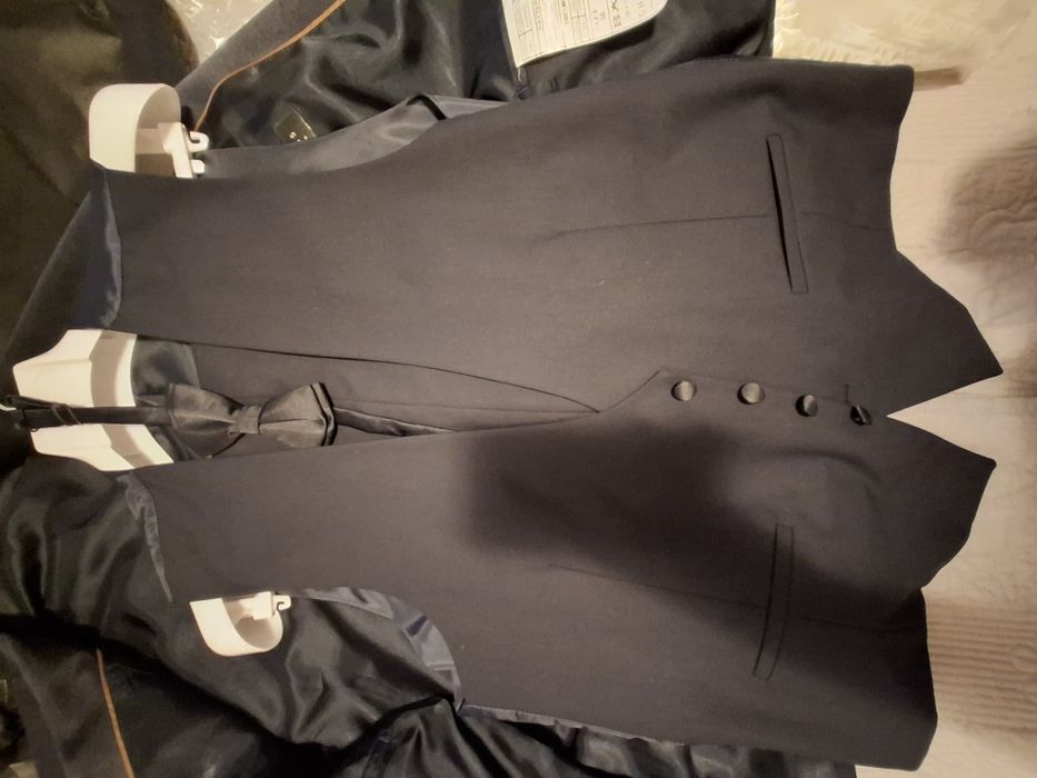 Costum ginerica in stare foarte bună