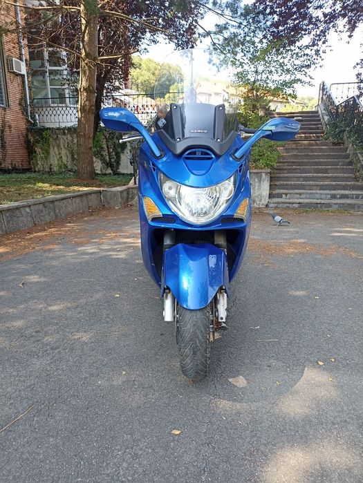 Kymco Xciting 500 maxi scooter