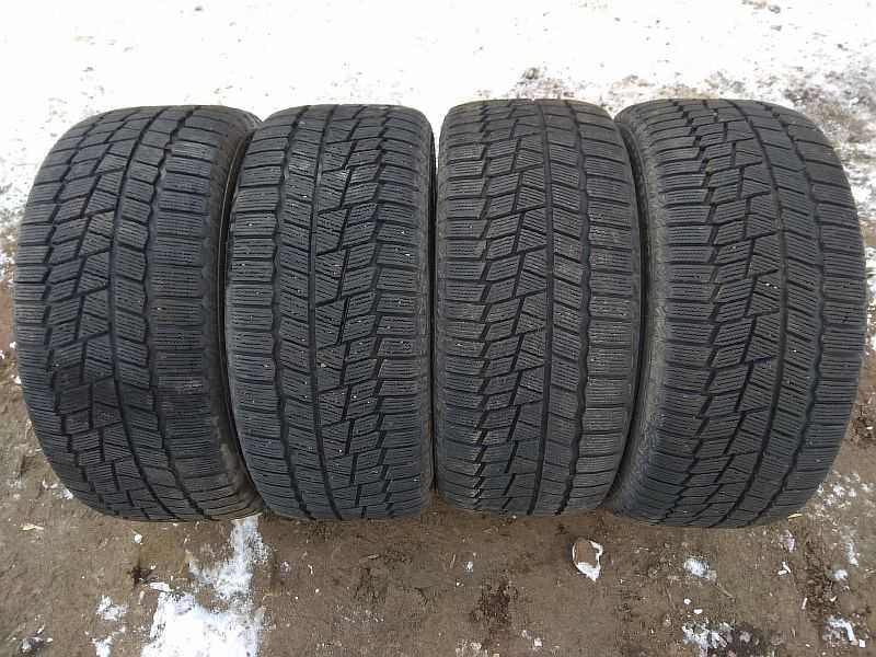 Шины 245/45 R17 - "Maxxis SP02 Arctic Trekker" (Китай), липучки.