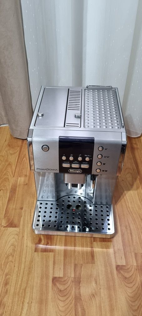 Espressor Delonghi Prima Donna, cafea boabe si macinata
