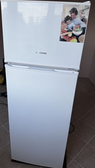 Хладилник с фризер Crown