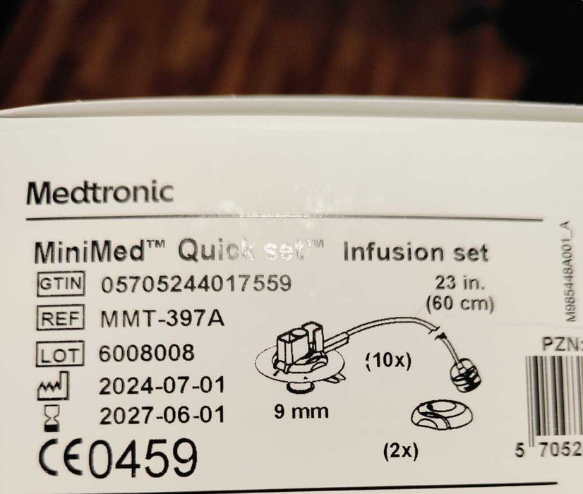 KIT Medtronic format din MiniMed Quick Set + MiniMed reservoir