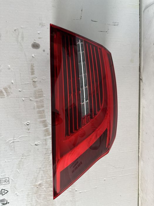 Stop spate dreapta led vw passat B8 berlina Highline cod 3G9 945 208 C