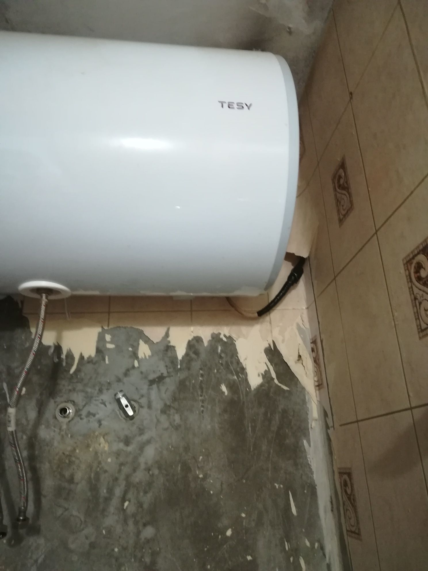 Продавам бойлер 80л
