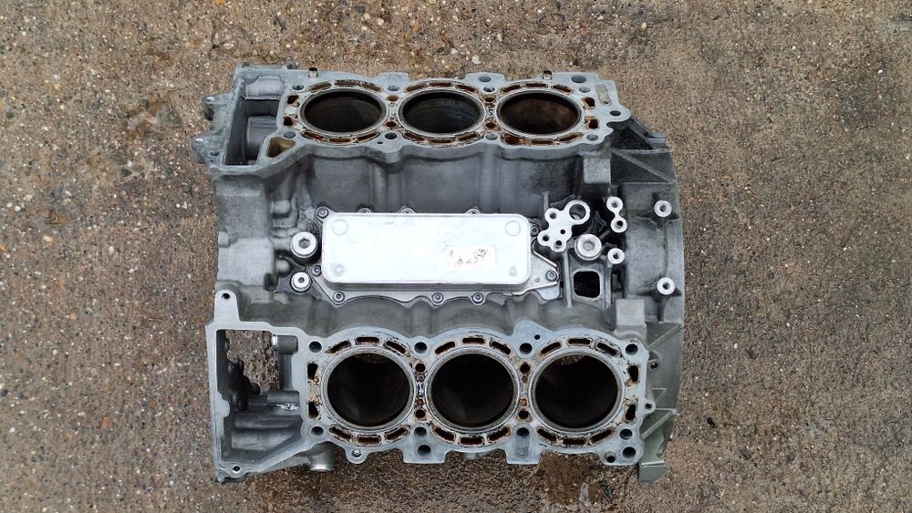 Блок за двигател 320CDI om642.920