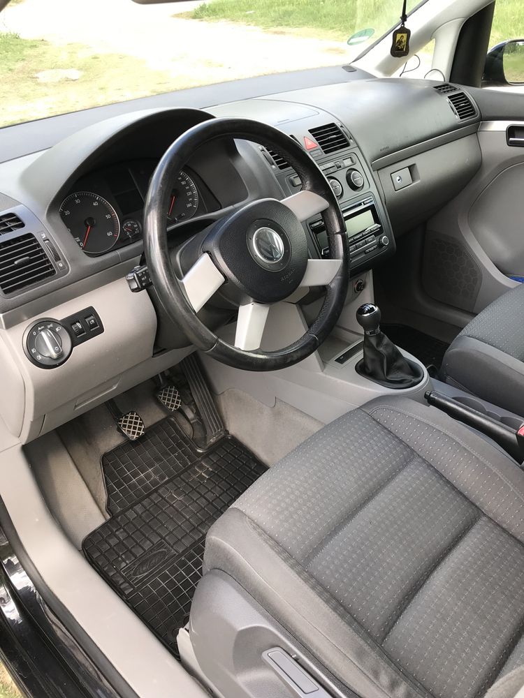 VW Touran 2.0tdi 6скорости