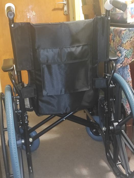 Scaun cu rotile persoane cu dizabilități nou