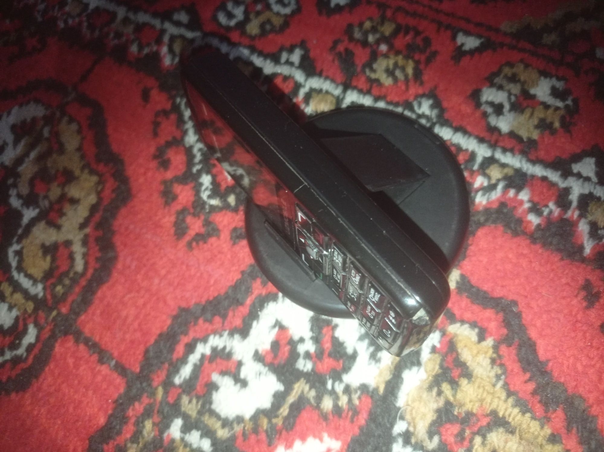 Kabel yonda olib yurish uchun juda qulay hamma telefonlarga tushadi