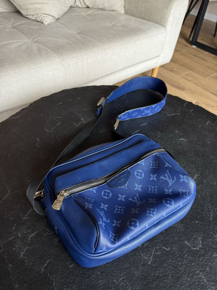 Louis vuitton outdoor messenger