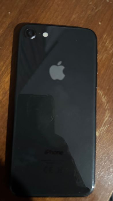 IPhone 8 почти като нов