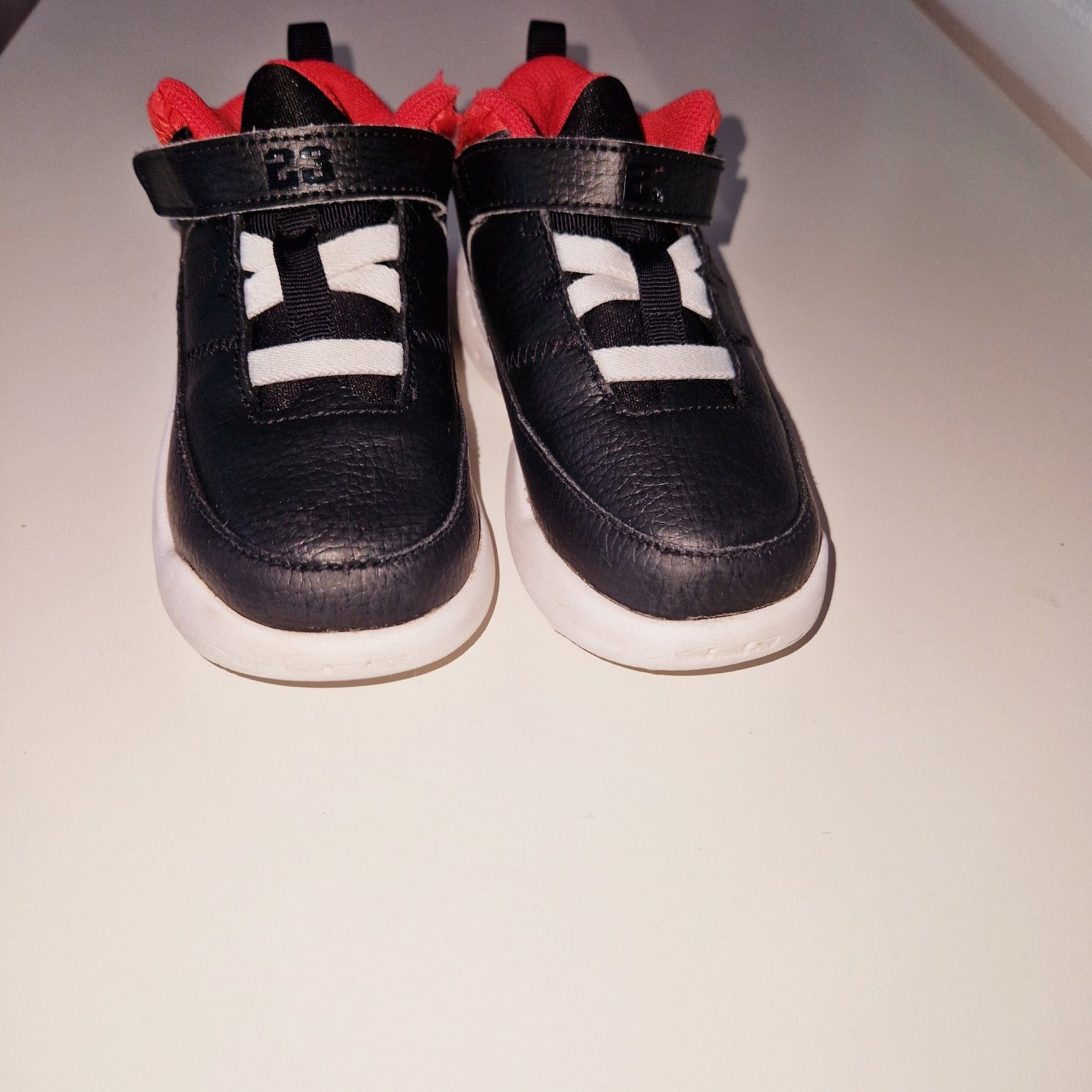 Adidasi Jordan copiii,numărul 27