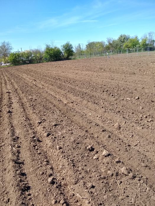 Se vinde loc de casa