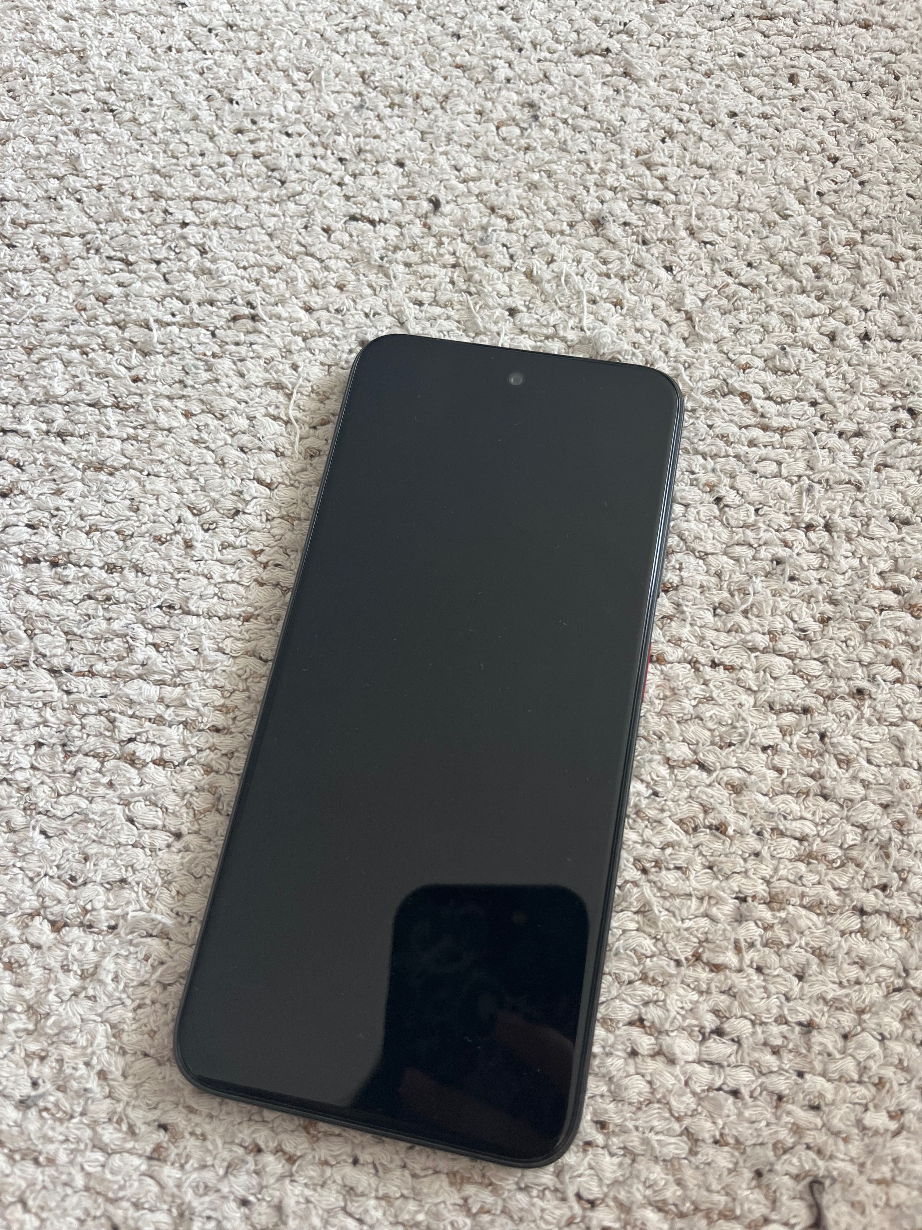 Чисто нов телефон ZTE Blade V70 Vita