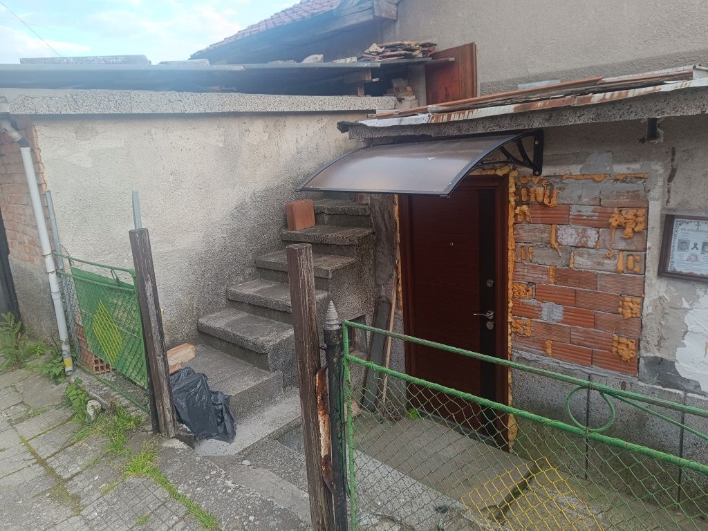 Дава се под наем Четиристаен апартамент в Смолян, Стар център - 80 кв.м за 153 € - Снимка #8