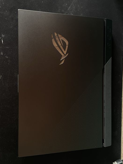 Vand Laptop Gaming Premium Asus Rog Strix G17IE cu Windows 11 PRO