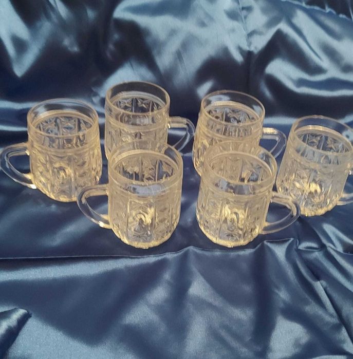 Продаются хрустальные кружки новые