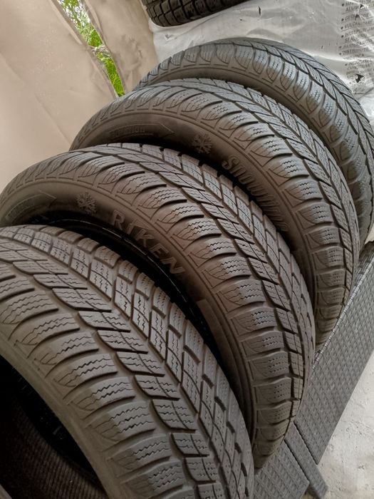 Anvelope iarna Logan 185 65 r15 stare foarte bună