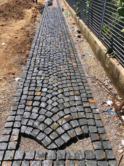 Piatră cubică Andezit, mă deplasez oriunde în Țară