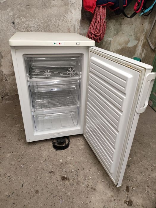 Малък Фризер Zanussi