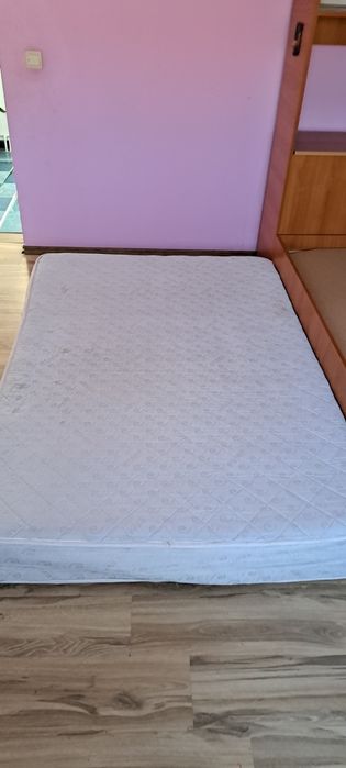 Mobila dormitor nuanță stejar auriu