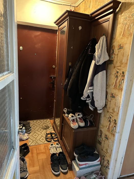 Продам спальный гарнитур срочно прихожку диван