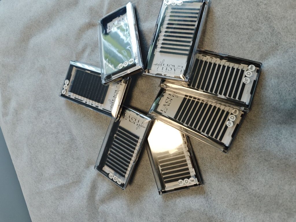 Premium Lash Line : Мигли и Готови снопчета