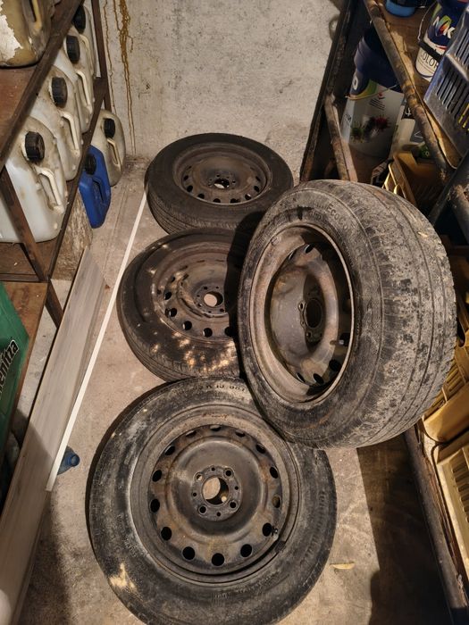 Железни джанти с гуми