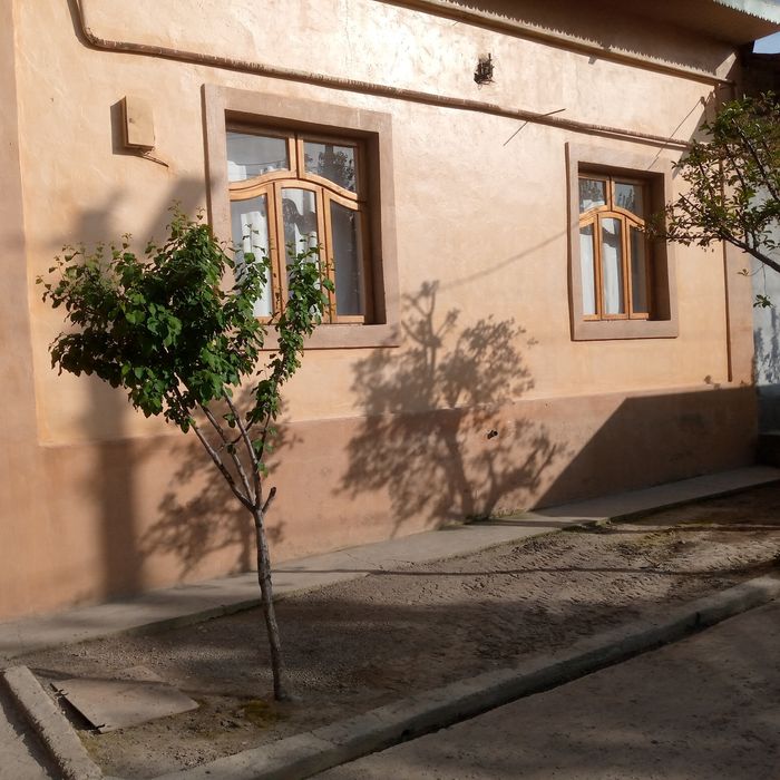 Yengi Toshmidan 2 km kirganda Tayyor uy bor