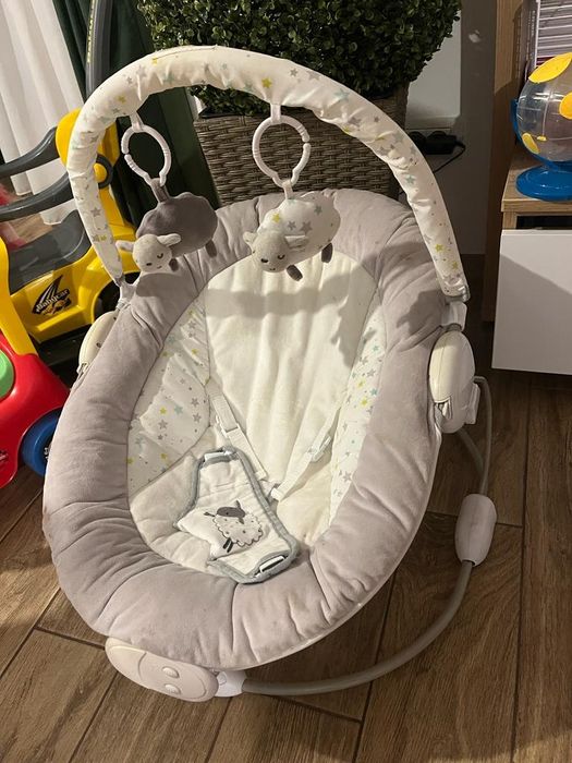 Balansoar cu vibrații bebelusi