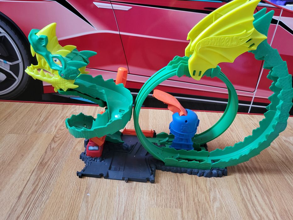 Продам треки Hot wheels