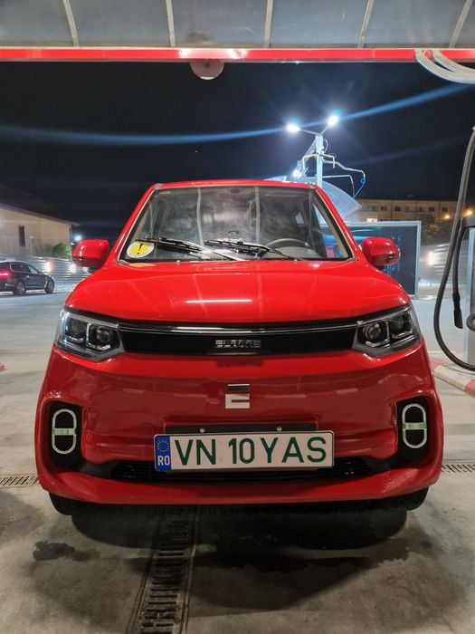 Vand masina 16 ani , 4 portiere nu aixam sau ligier