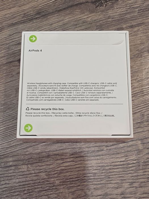 Слушалки Apple AirPods 4